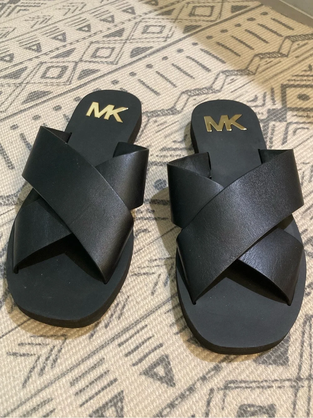 Michael KORS Black Leather Glenda Slide Sandals Gold details size 8